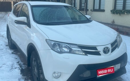 Toyota RAV4, 2015 год, 1 700 000 рублей, 5 фотография