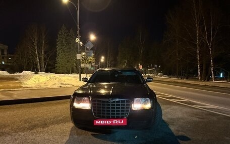 Chrysler 300C II, 2005 год, 950 000 рублей, 2 фотография