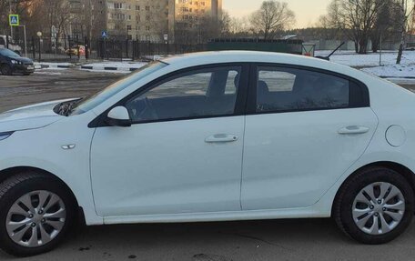 KIA Rio IV, 2018 год, 950 000 рублей, 10 фотография