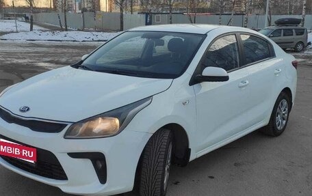 KIA Rio IV, 2018 год, 950 000 рублей, 2 фотография