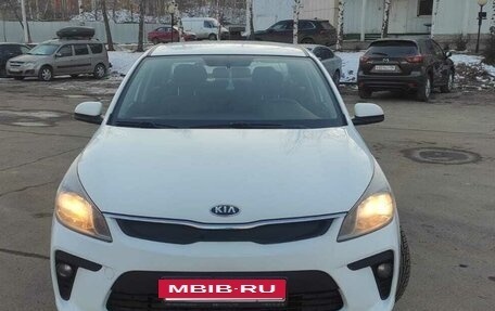 KIA Rio IV, 2018 год, 950 000 рублей, 5 фотография