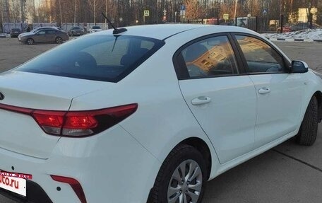 KIA Rio IV, 2018 год, 950 000 рублей, 4 фотография