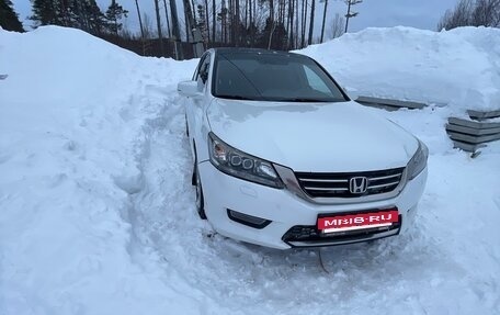 Honda Accord IX рестайлинг, 2013 год, 1 250 000 рублей, 2 фотография