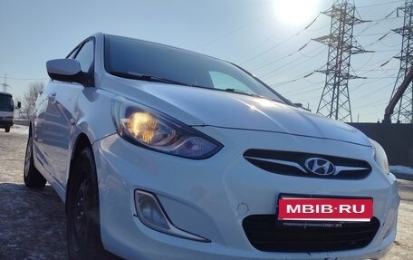 Hyundai Solaris II рестайлинг, 2013 год, 670 000 рублей, 11 фотография