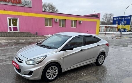 Hyundai Solaris II рестайлинг, 2013 год, 750 000 рублей, 1 фотография