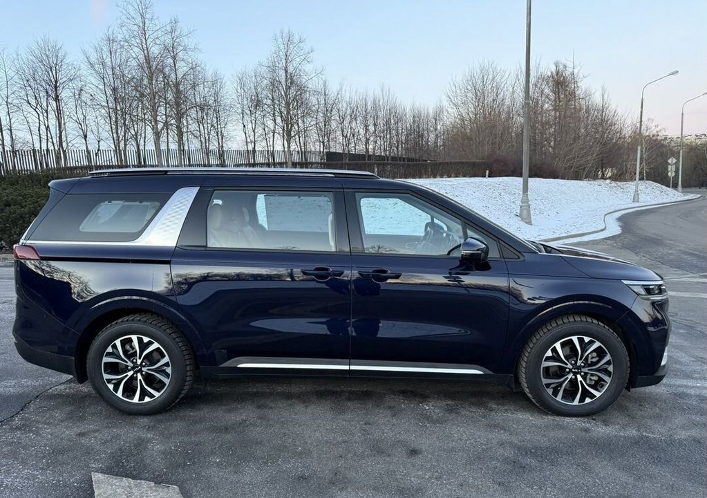 KIA Carnival, 2023 год, 4 200 000 рублей, 7 фотография