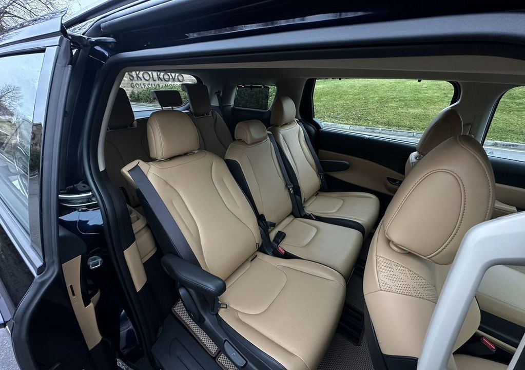 KIA Carnival, 2023 год, 4 200 000 рублей, 16 фотография