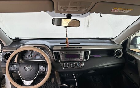 Toyota RAV4, 2014 год, 1 950 000 рублей, 3 фотография