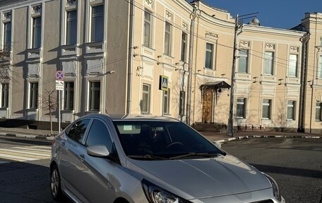 Hyundai Solaris II рестайлинг, 2013 год, 870 000 рублей, 3 фотография