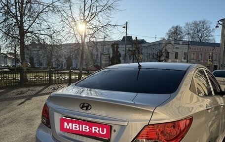 Hyundai Solaris II рестайлинг, 2013 год, 870 000 рублей, 2 фотография