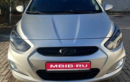 Hyundai Solaris II рестайлинг, 2013 год, 870 000 рублей, 12 фотография