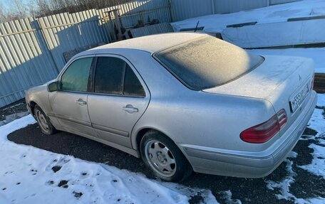 Mercedes-Benz E-Класс, 1999 год, 245 000 рублей, 4 фотография