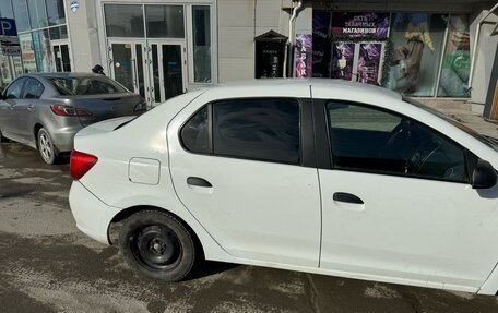 Renault Logan II, 2017 год, 650 000 рублей, 6 фотография