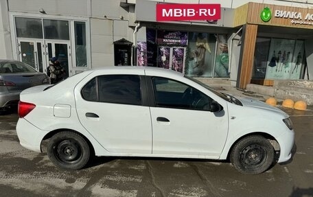 Renault Logan II, 2017 год, 650 000 рублей, 7 фотография