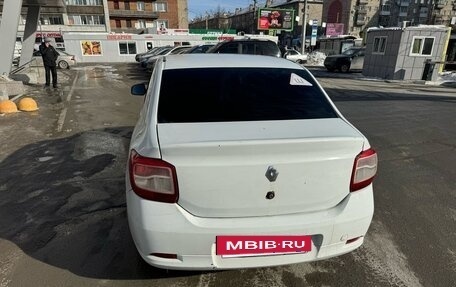 Renault Logan II, 2017 год, 650 000 рублей, 3 фотография