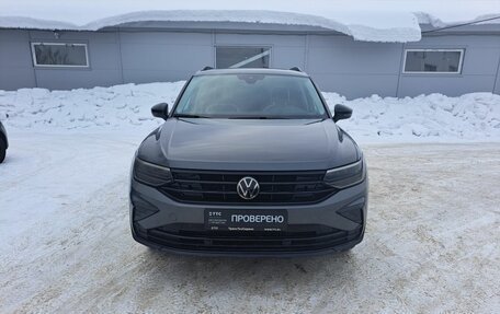 Volkswagen Tiguan II, 2021 год, 3 499 000 рублей, 2 фотография