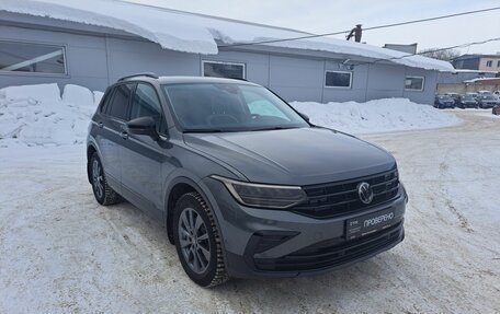 Volkswagen Tiguan II, 2021 год, 3 499 000 рублей, 3 фотография