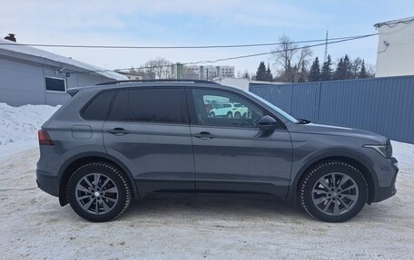 Volkswagen Tiguan II, 2021 год, 3 499 000 рублей, 5 фотография