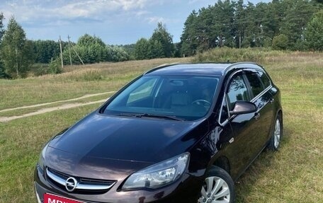 Opel Astra J, 2013 год, 1 350 000 рублей, 1 фотография