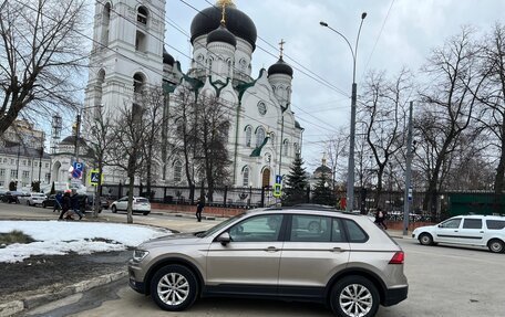 Volkswagen Tiguan II, 2018 год, 2 100 000 рублей, 3 фотография