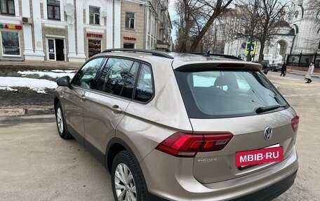 Volkswagen Tiguan II, 2018 год, 2 100 000 рублей, 5 фотография