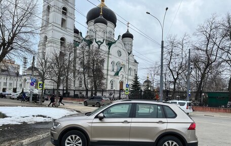 Volkswagen Tiguan II, 2018 год, 2 100 000 рублей, 10 фотография