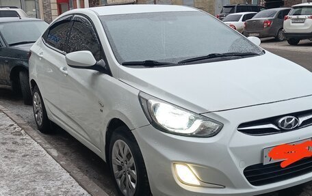 Hyundai Solaris II рестайлинг, 2011 год, 685 000 рублей, 4 фотография