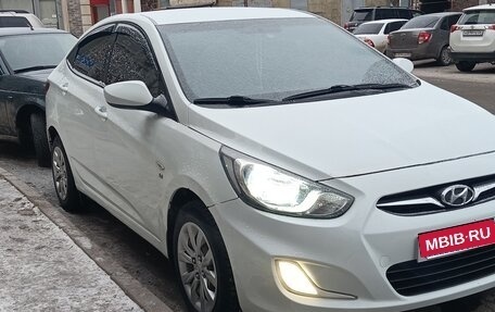 Hyundai Solaris II рестайлинг, 2011 год, 685 000 рублей, 10 фотография