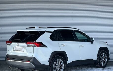 Toyota RAV4, 2019 год, 3 345 000 рублей, 5 фотография