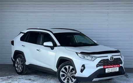 Toyota RAV4, 2019 год, 3 345 000 рублей, 3 фотография