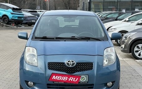 Toyota Yaris III рестайлинг, 2007 год, 649 900 рублей, 2 фотография