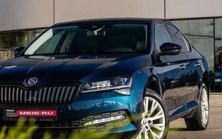 Skoda Superb III рестайлинг, 2019 год, 3 199 000 рублей, 3 фотография