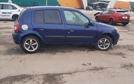 Renault Clio III, 2002 год, 280 000 рублей, 2 фотография