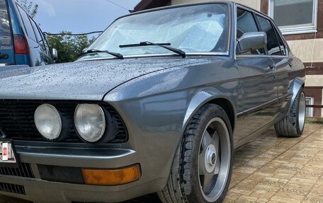 BMW 5 серия, 1985 год, 680 000 рублей, 10 фотография