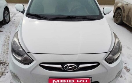 Hyundai Solaris II рестайлинг, 2013 год, 950 000 рублей, 3 фотография