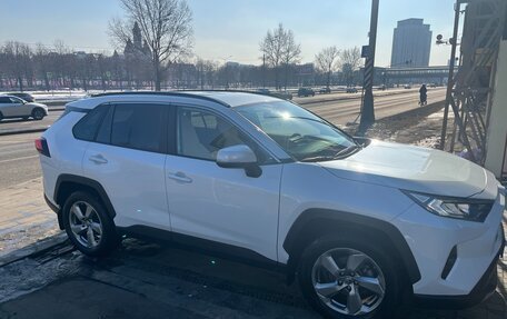 Toyota RAV4, 2022 год, 4 000 000 рублей, 4 фотография