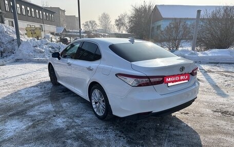 Toyota Camry, 2019 год, 3 100 000 рублей, 9 фотография