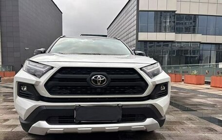 Toyota RAV4, 2024 год, 3 870 500 рублей, 2 фотография