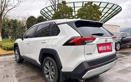 Toyota RAV4, 2024 год, 3 870 500 рублей, 4 фотография