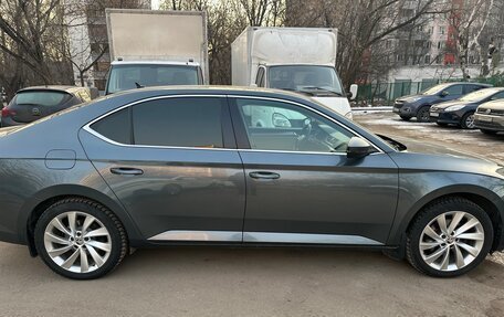 Skoda Superb III рестайлинг, 2017 год, 2 500 000 рублей, 3 фотография