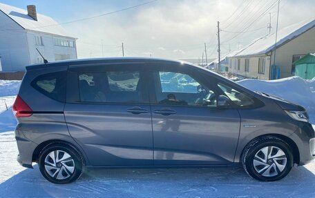 Honda Freed II, 2019 год, 1 740 000 рублей, 6 фотография