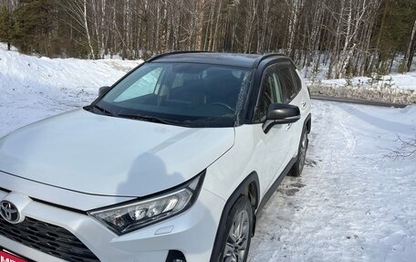 Toyota RAV4, 2019 год, 3 050 000 рублей, 5 фотография