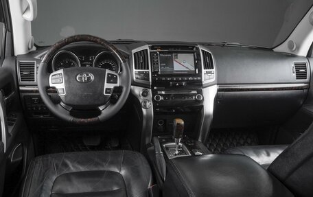 Toyota Land Cruiser 200, 2012 год, 3 699 000 рублей, 6 фотография