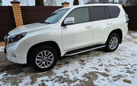 Toyota Land Cruiser Prado 150 рестайлинг 2, 2016 год, 4 390 000 рублей, 6 фотография