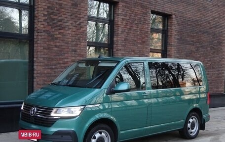 Volkswagen Caravelle T6 рестайлинг, 2021 год, 5 900 000 рублей, 2 фотография