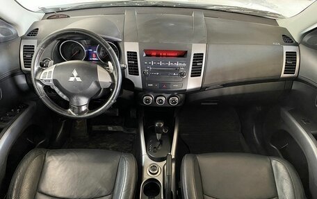 Mitsubishi Outlander III рестайлинг 3, 2011 год, 1 235 000 рублей, 9 фотография