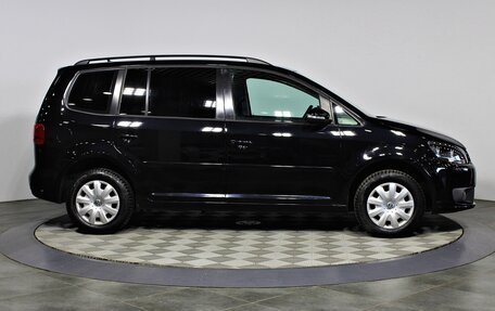 Volkswagen Touran III, 2010 год, 897 000 рублей, 8 фотография