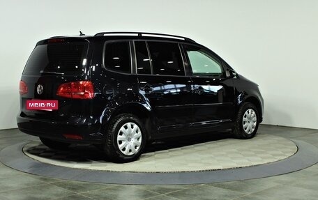 Volkswagen Touran III, 2010 год, 897 000 рублей, 6 фотография