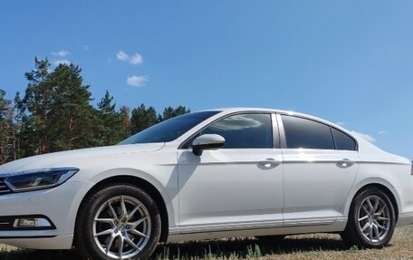 Volkswagen Passat B8 рестайлинг, 2015 год, 1 650 000 рублей, 2 фотография