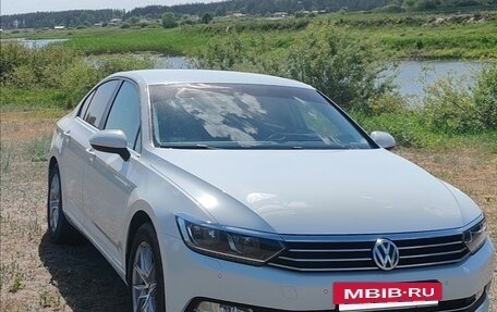 Volkswagen Passat B8 рестайлинг, 2015 год, 1 650 000 рублей, 3 фотография